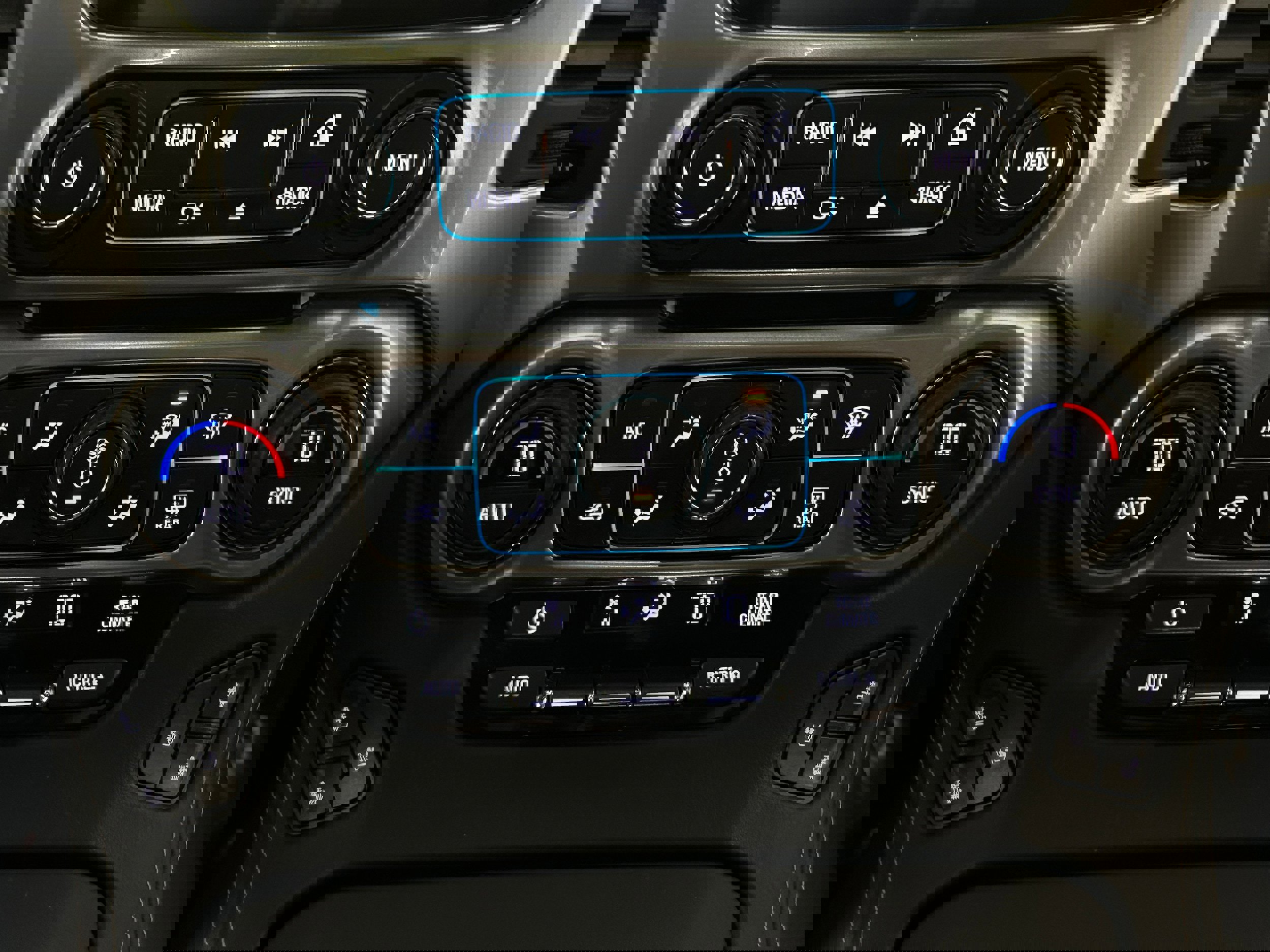 Used 2020 Chevrolet Suburban Premier image 9