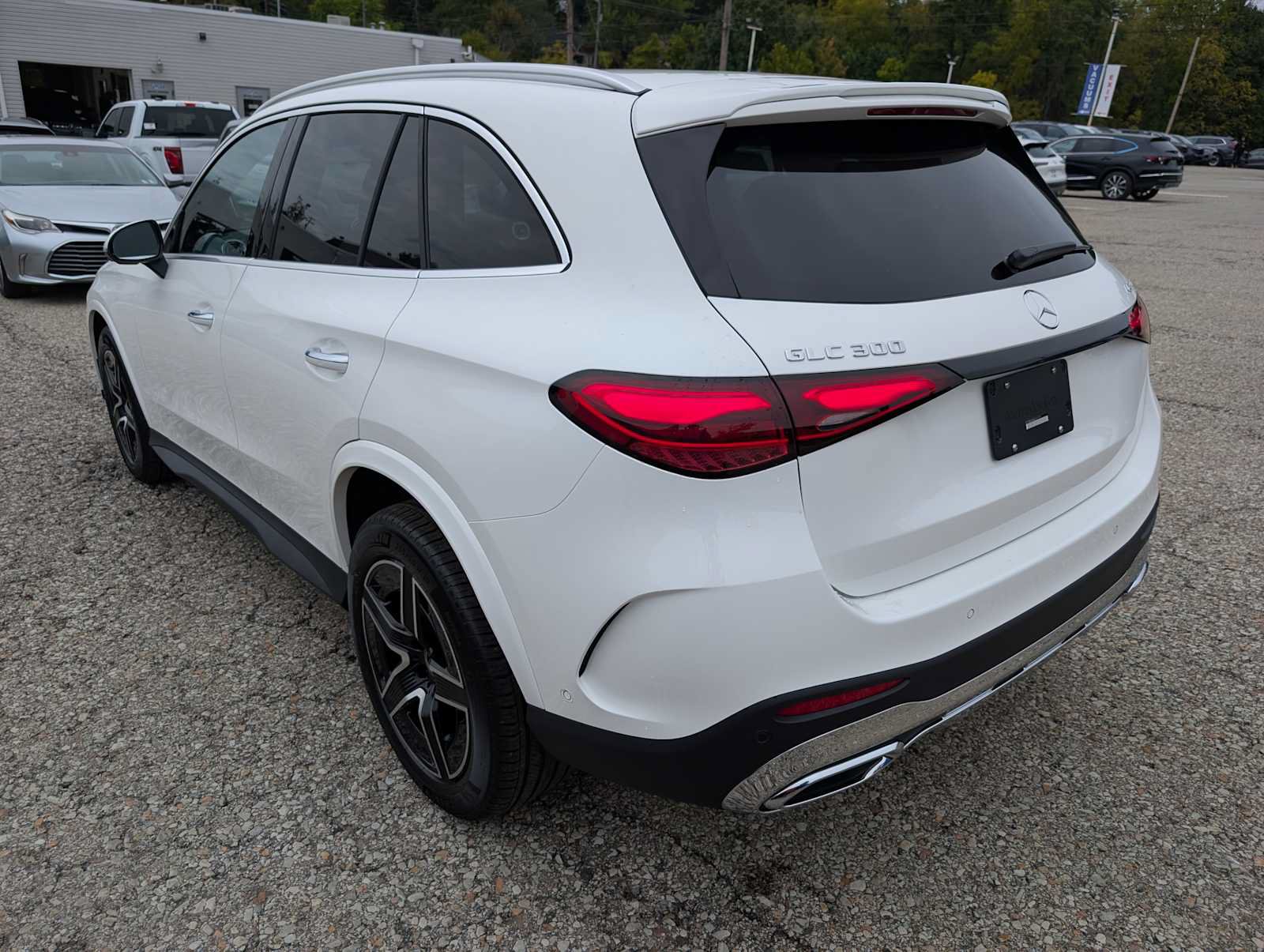 New 2027 Mercedes-Benz GLC 300 4MATIC image 9