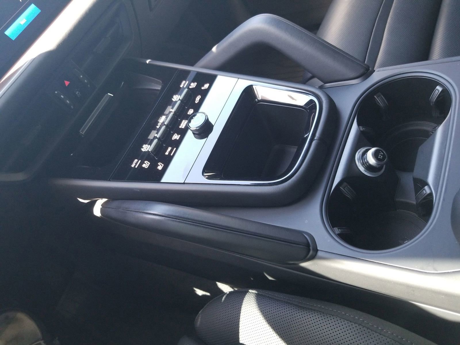 Used 2024 Porsche Cayenne image 14