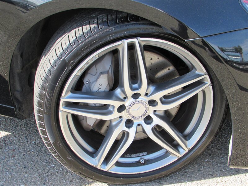 Used 2017 Mercedes-Benz E 400 4MATIC Wagon image 34