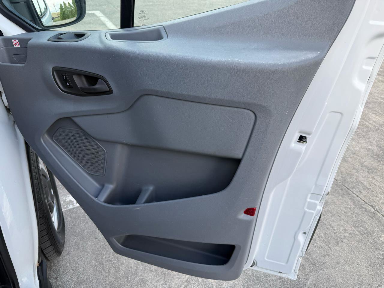 Used 2019 Ford Transit 150 130 Low Roof RWD image 27