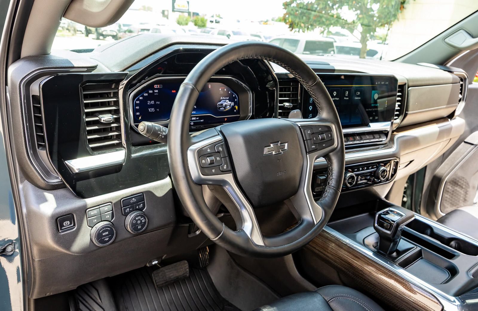 Used 2025 Chevrolet Silverado 1500 LT Trail Boss w/ Convenience Package II AWD/4WD image 17