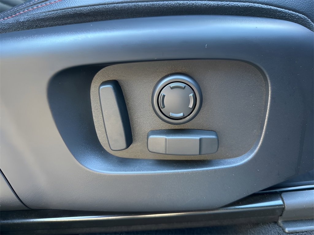 Used 2020 Land Rover Discovery Sport SE R-Dynamic image 19