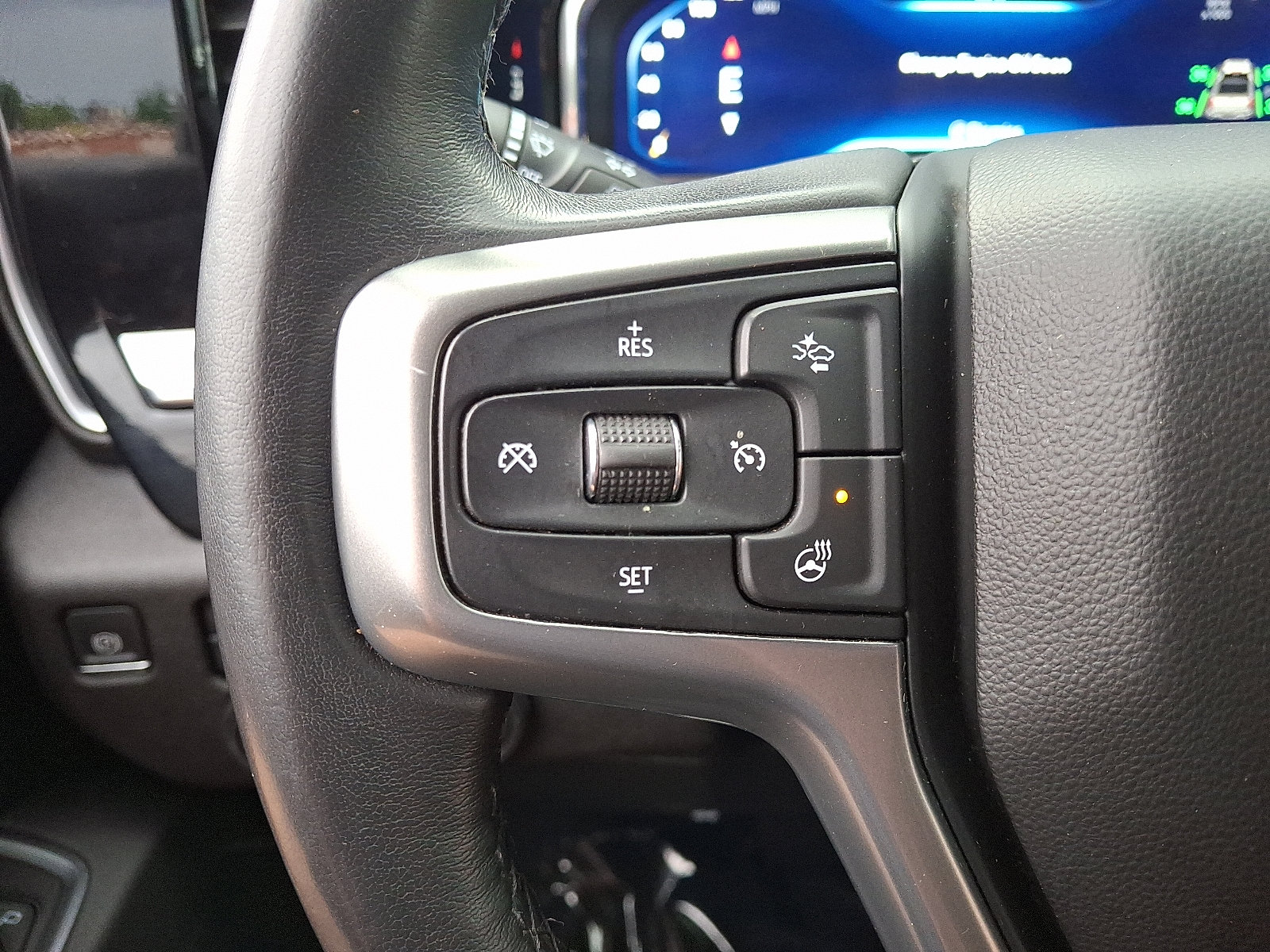 Used 2022 Chevrolet Silverado 1500 LT AWD/4WD image 18