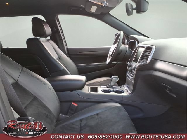 Used 2018 Jeep Grand Cherokee Altitude AWD/4WD image 13