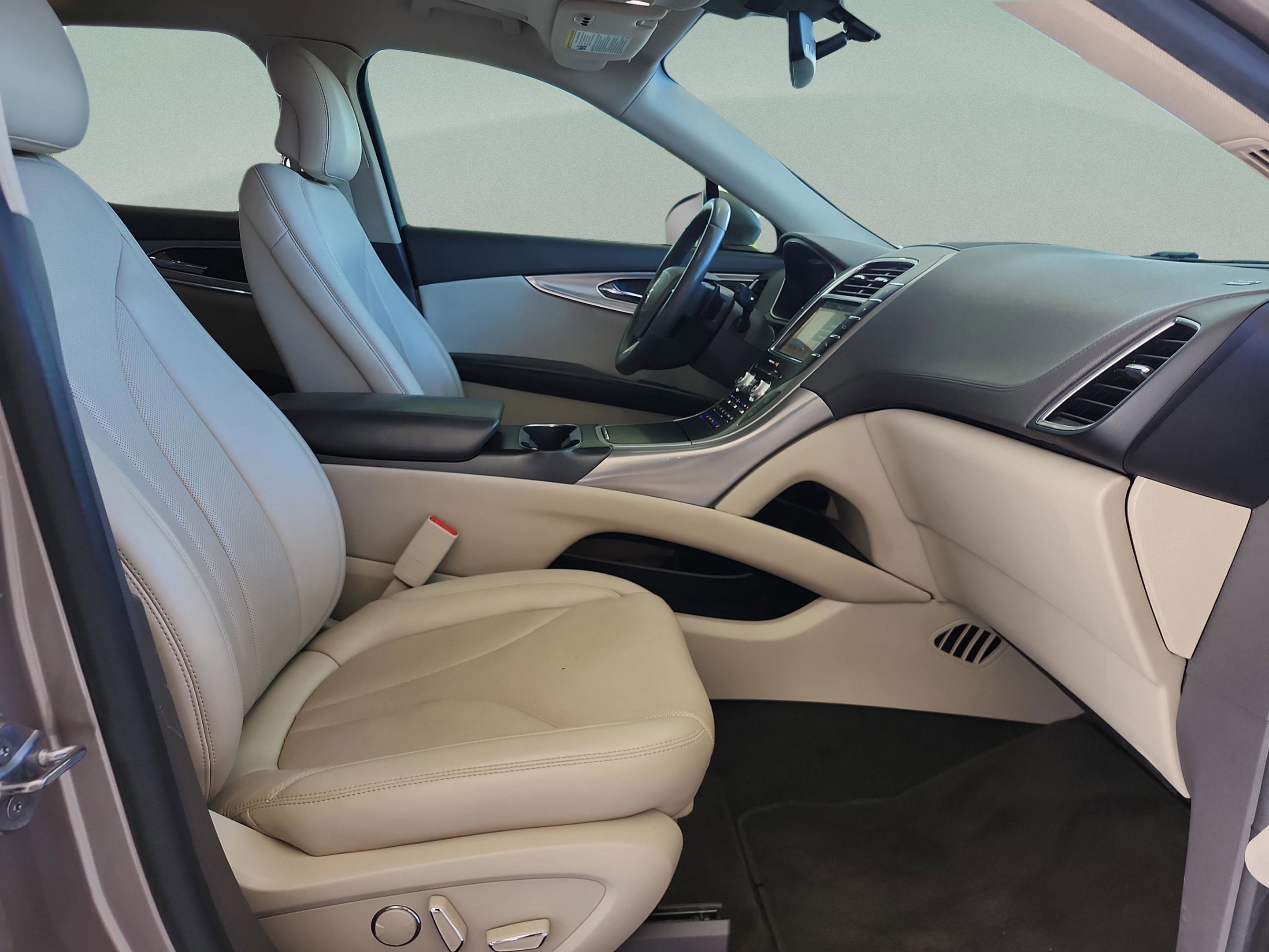 Used 2019 Lincoln Nautilus Reserve image 22