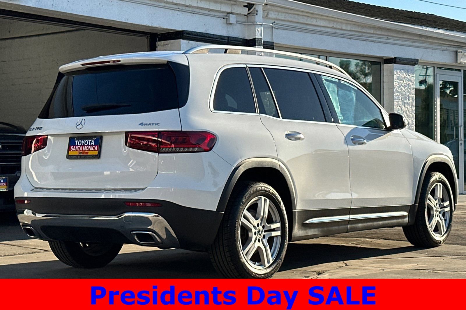 Used 2020 Mercedes-Benz GLB 250 4MATIC image 4