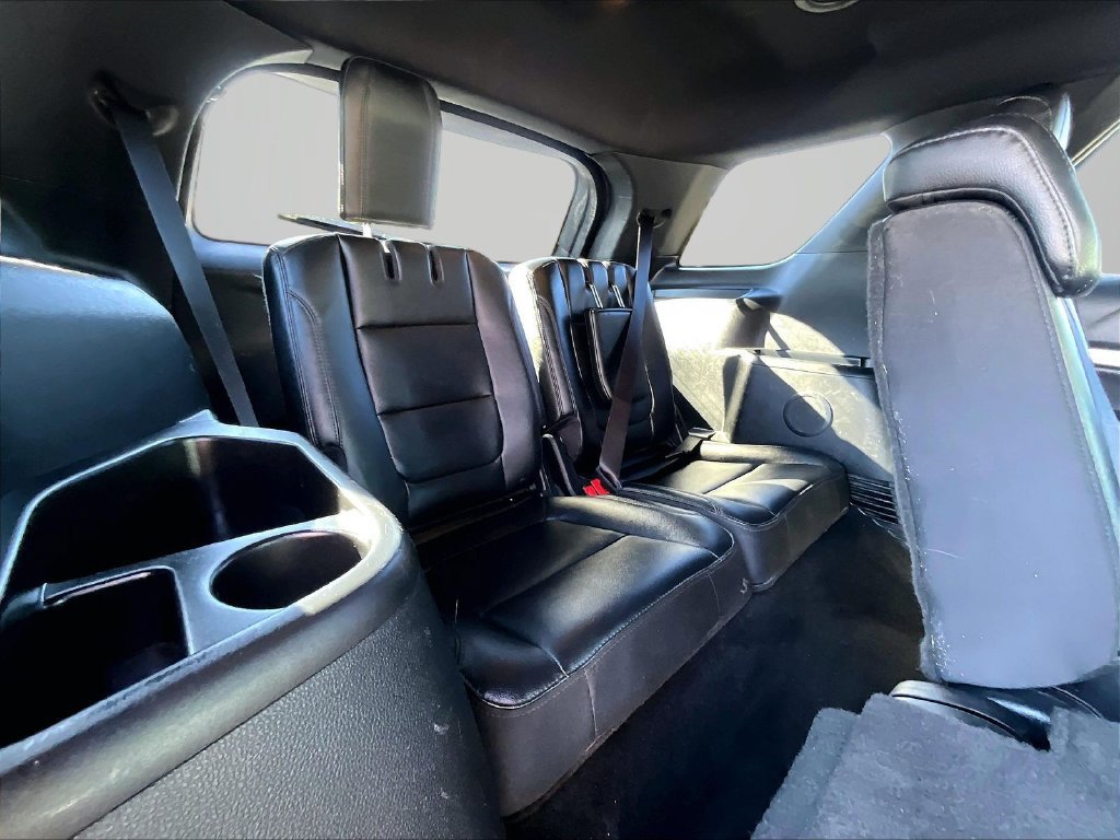 Used 2016 Ford Explorer XLT w/ Equipment Group 202A AWD/4WD image 29
