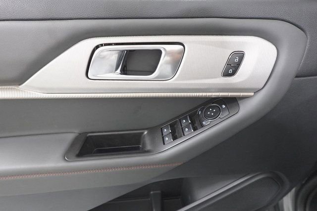 Certified 2025 Ford Explorer Active image 9