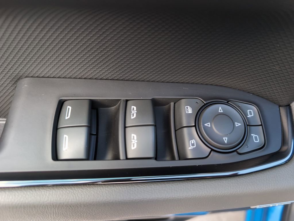 Used 2022 Chevrolet Silverado 1500 ZR2 w/ Technology Package image 17