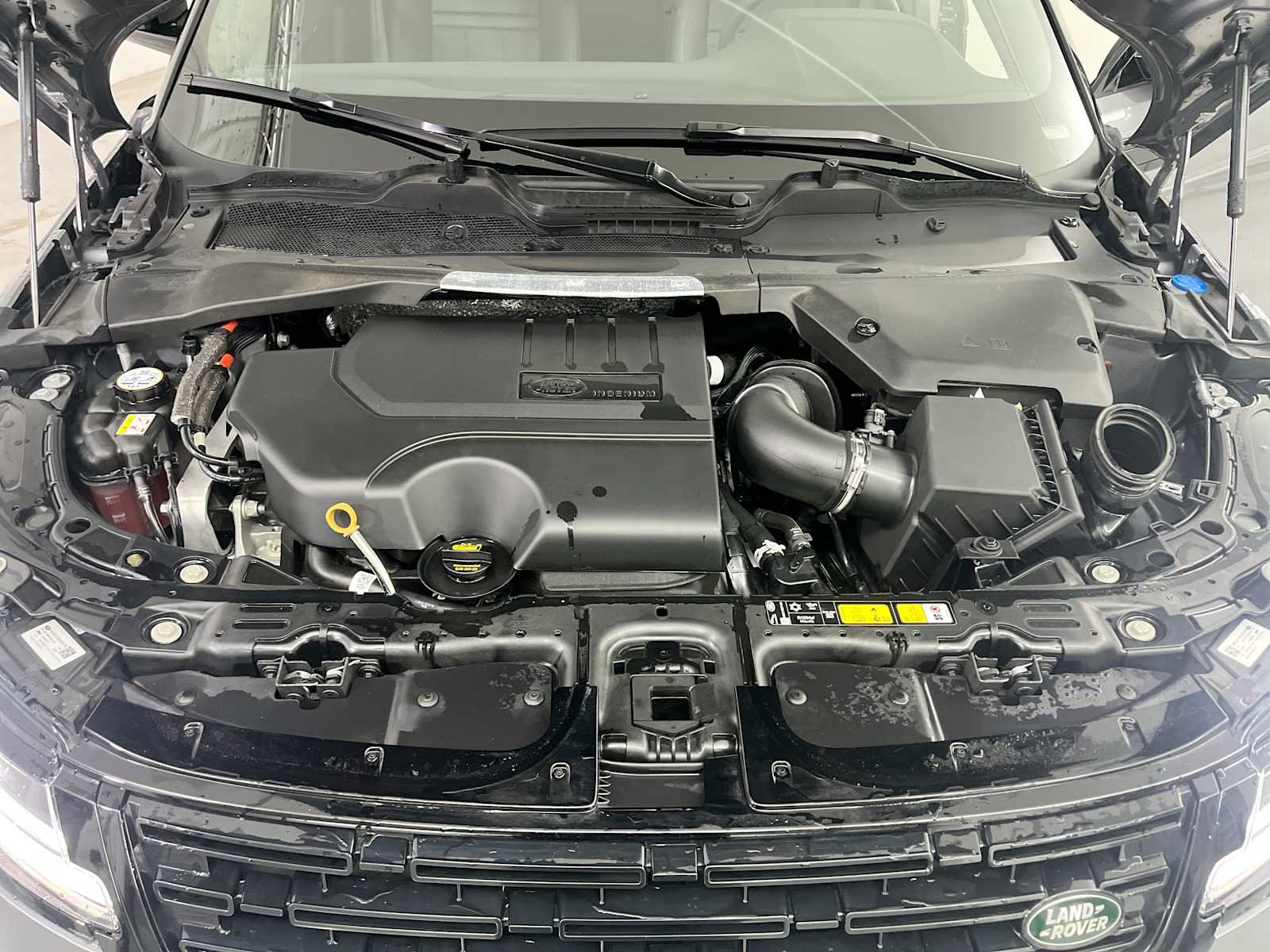 Used 2025 Land Rover Range Rover Evoque Dynamic SE AWD/4WD image 24