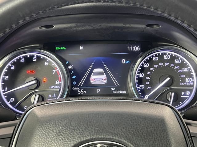 Used 2020 Toyota Camry XLE image 24