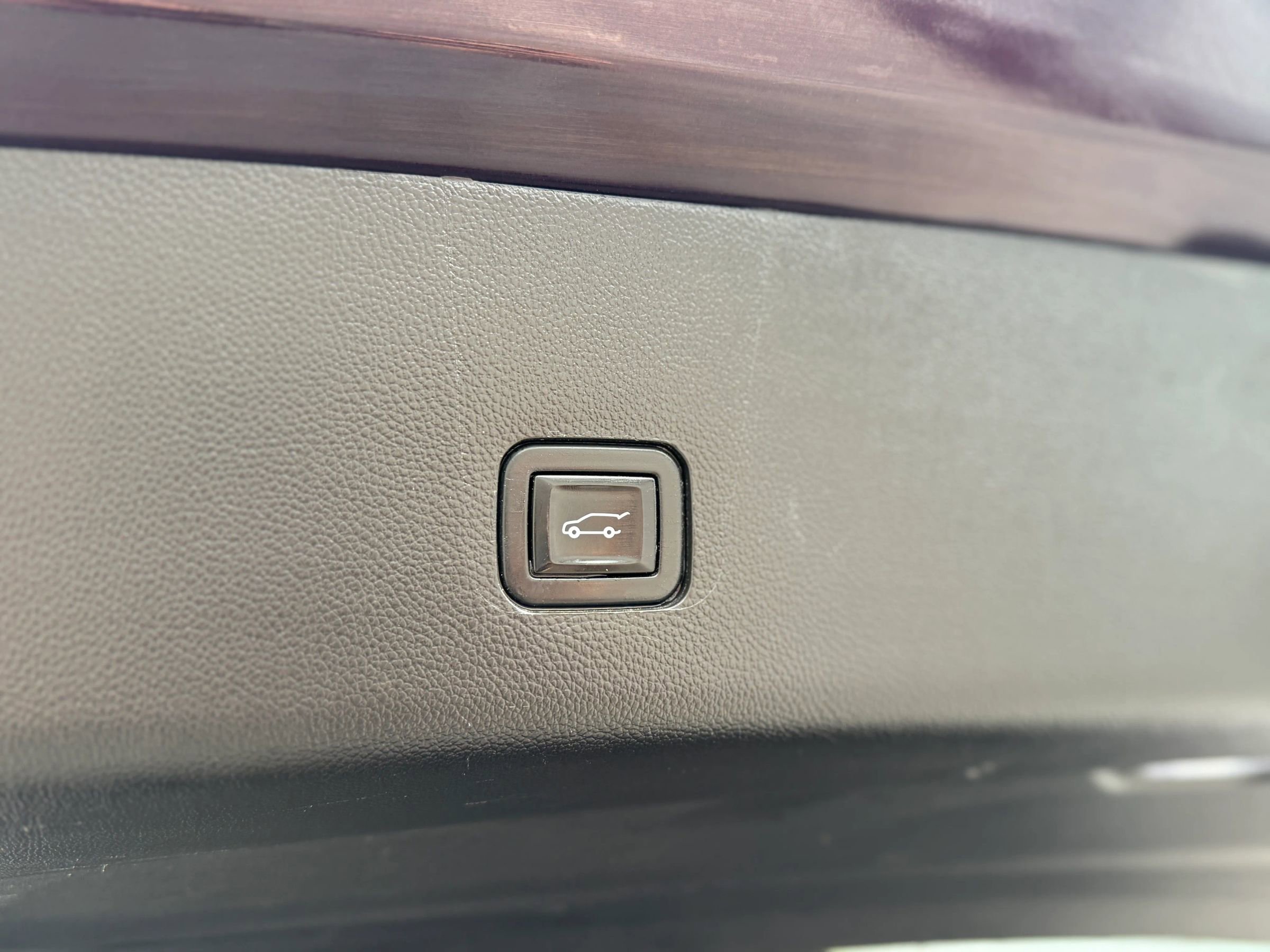 Used 2020 Chevrolet Traverse Premier image 11