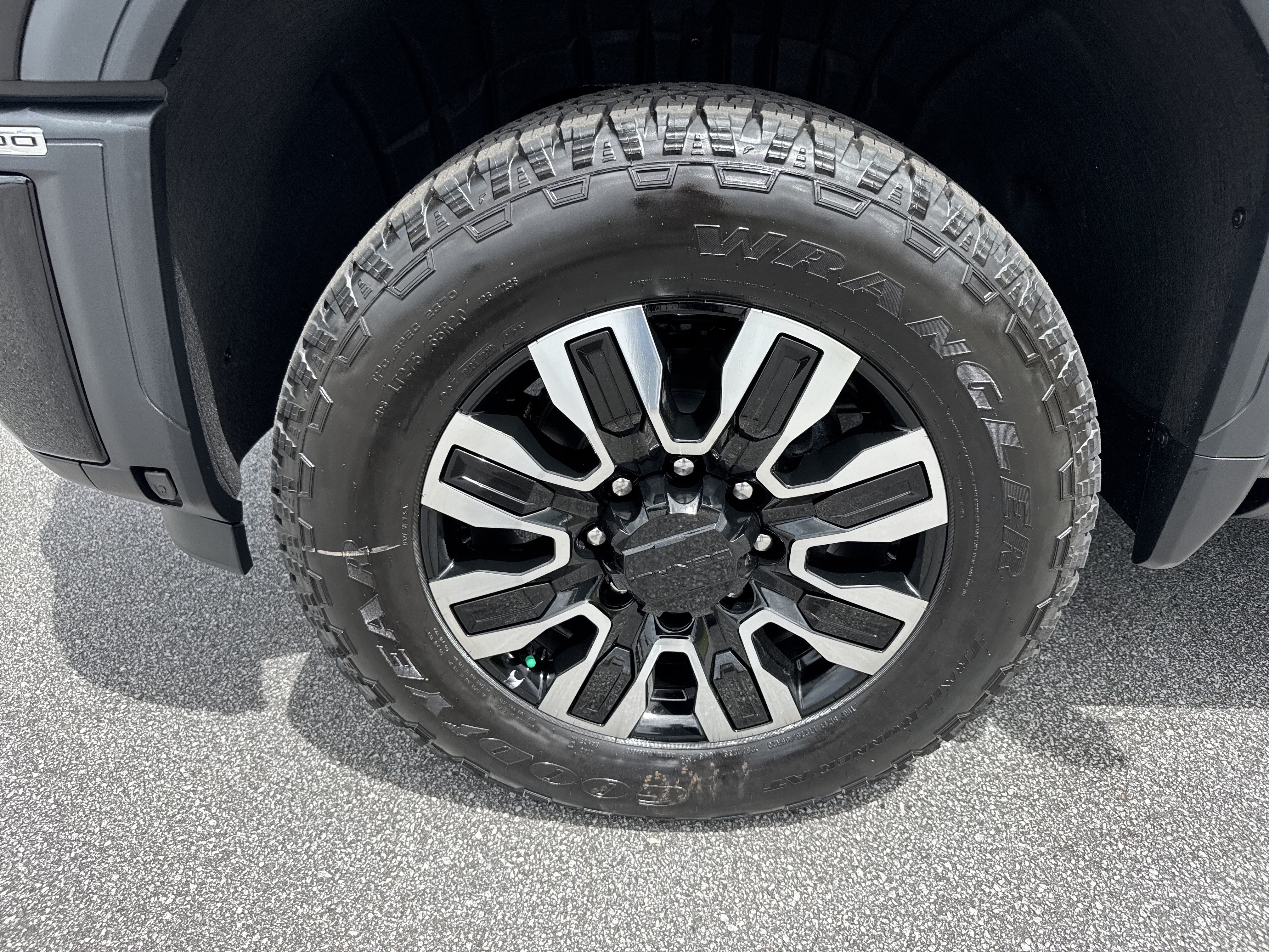 New 2026 GMC Sierra 2500 Denali Ultimate AWD/4WD image 13