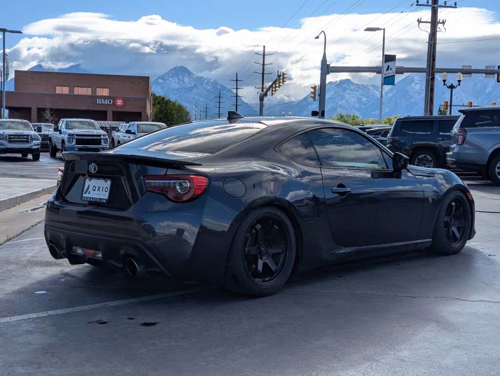 Used 2019 Toyota 86 RWD image 4