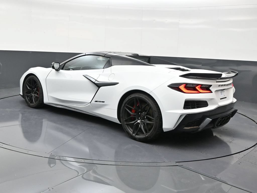 Used 2026 Chevrolet Corvette Z06 RWD image 3
