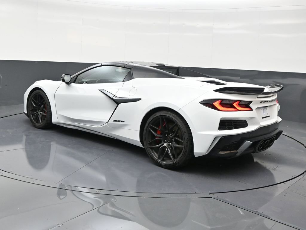Used 2026 Chevrolet Corvette Z06 RWD image 3