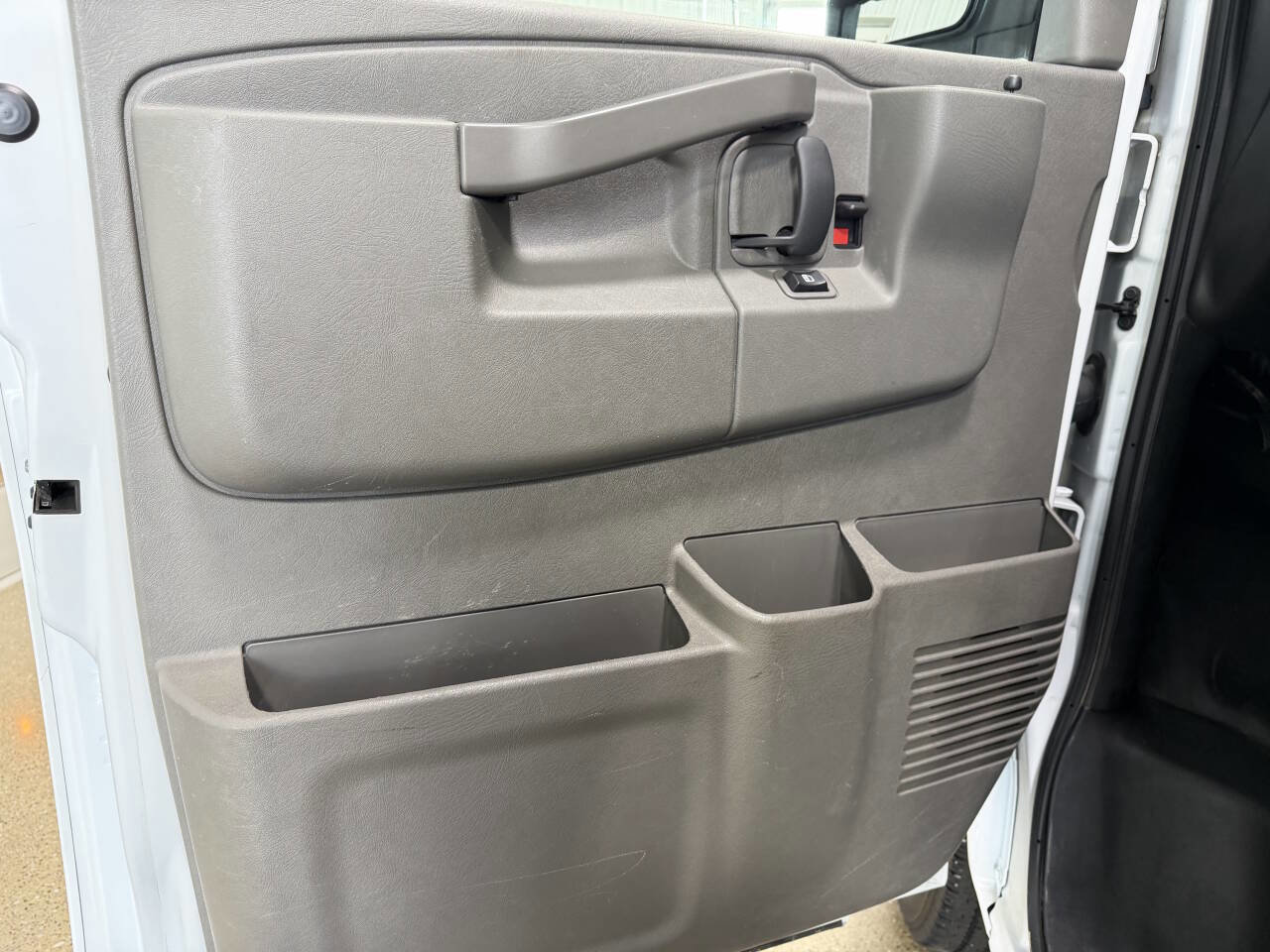 Used 2023 GMC Savana 2500 w/ Driver Convenience Package image 17