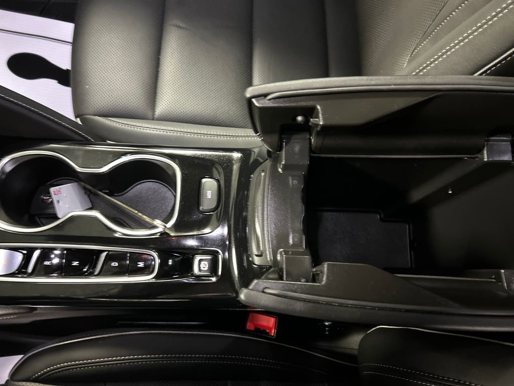 Used 2023 Buick Envision Essence image 21