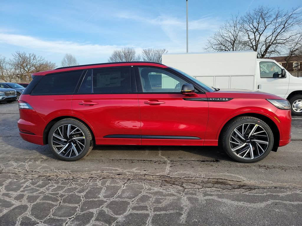 New 2026 Lincoln Aviator Black Label w/ Jet Appearance Package image 3