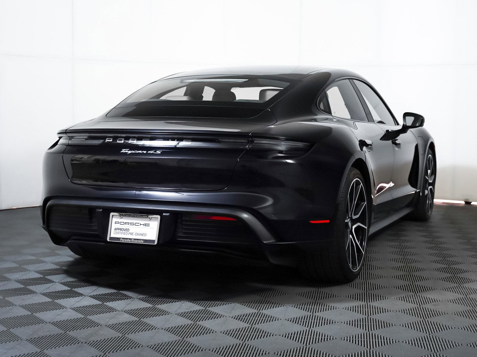 Certified 2024 Porsche Taycan 4S image 10