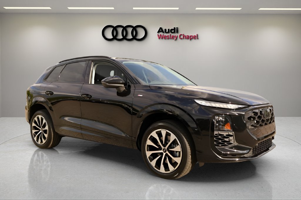 New 2026 Audi Q3 quattro 2.0T w/ Technology Package AWD/4WD image 6