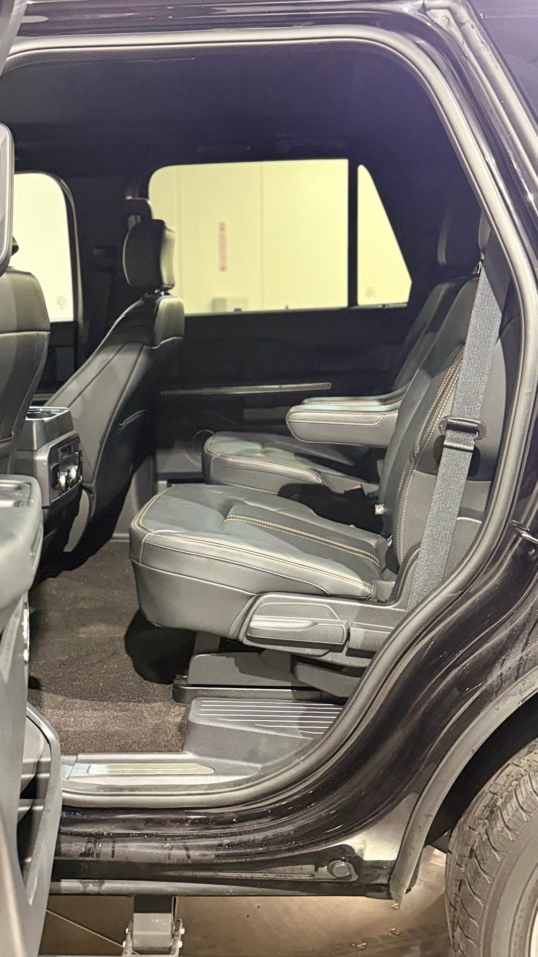 Used 2022 Ford Expedition Platinum image 42