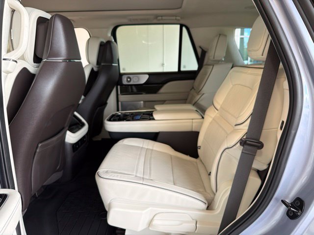 Used 2023 Lincoln Navigator Black Label AWD/4WD image 15