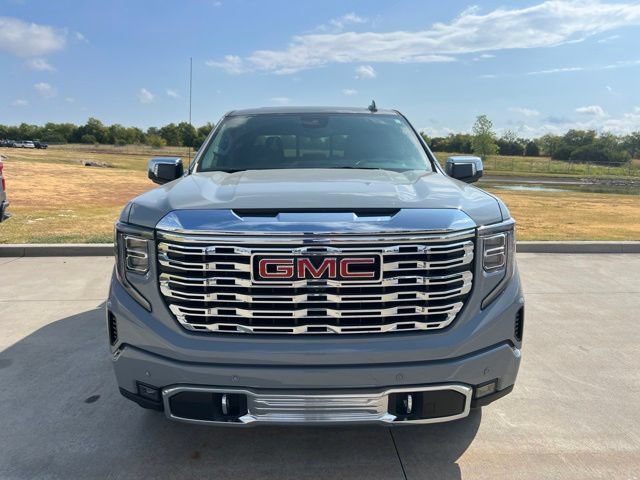 Used 2025 GMC Sierra 1500 Denali AWD/4WD image 2