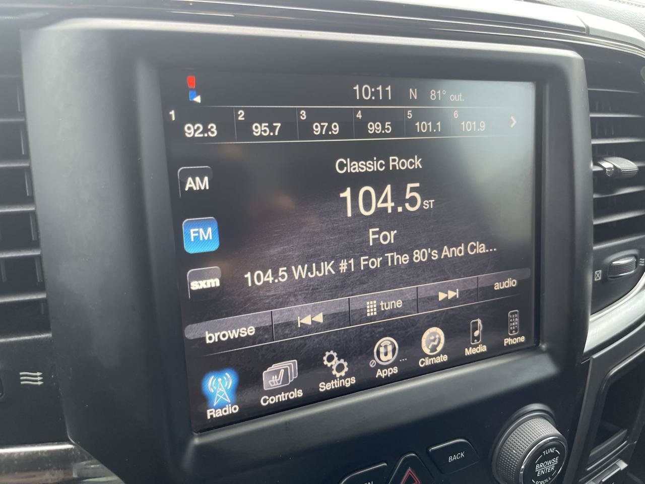 Used 2017 RAM 1500 Sport RWD image 31