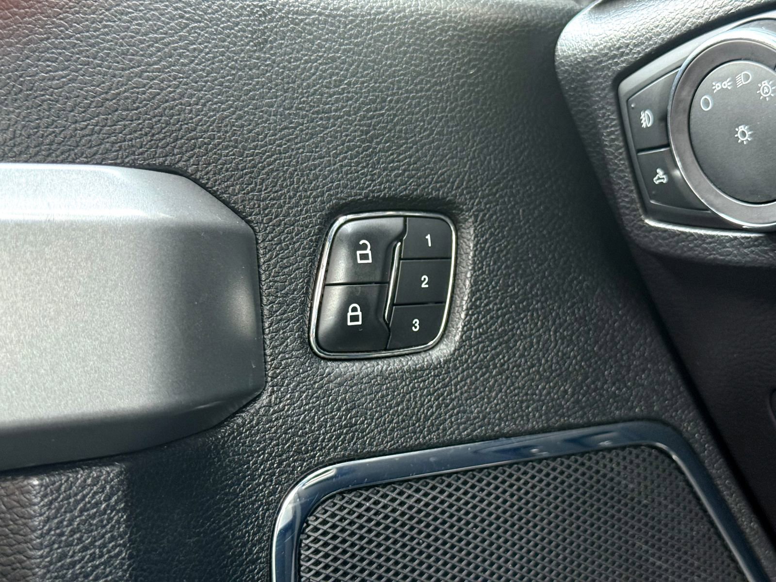 Certified 2019 Ford F250 Platinum w/ Platinum Ultimate Package AWD/4WD image 34