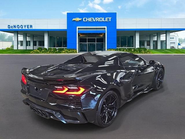 Used 2025 Chevrolet Corvette Z06 w/ Stealth Interior Trim Package RWD image 5