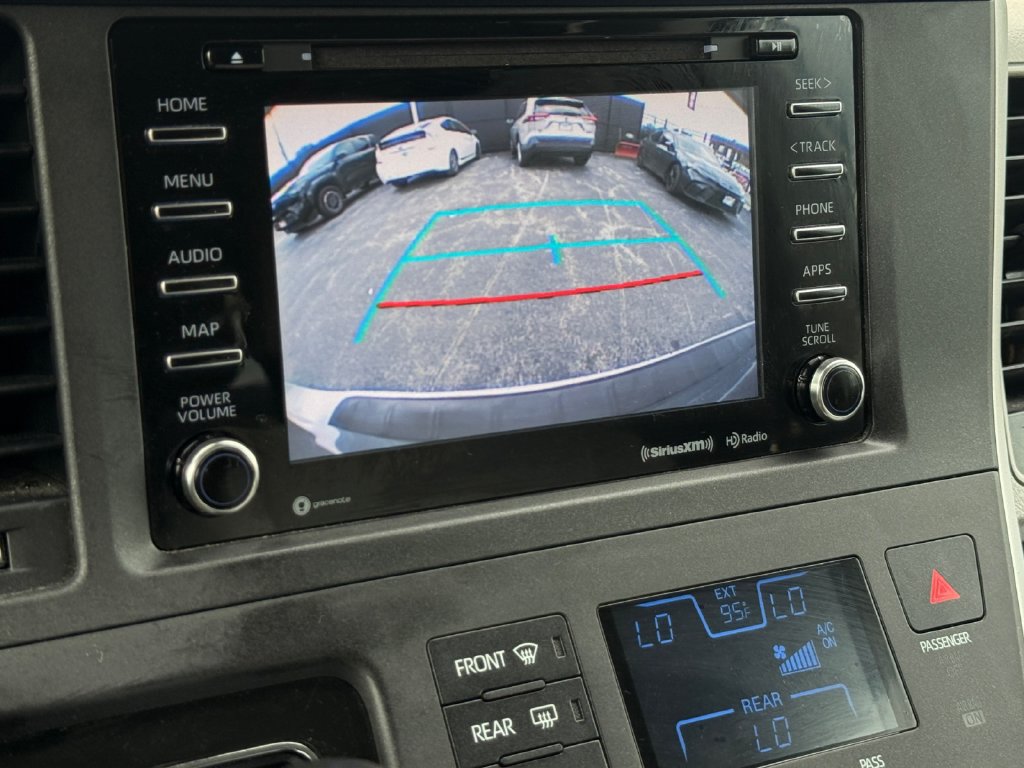 Certified 2020 Toyota Sienna LE FWD image 39