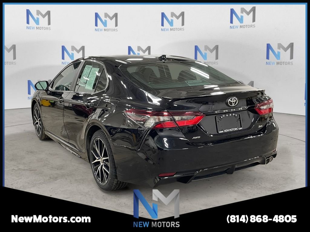Used 2022 Toyota Camry SE w/ Cold Weather Package AWD/4WD image 3