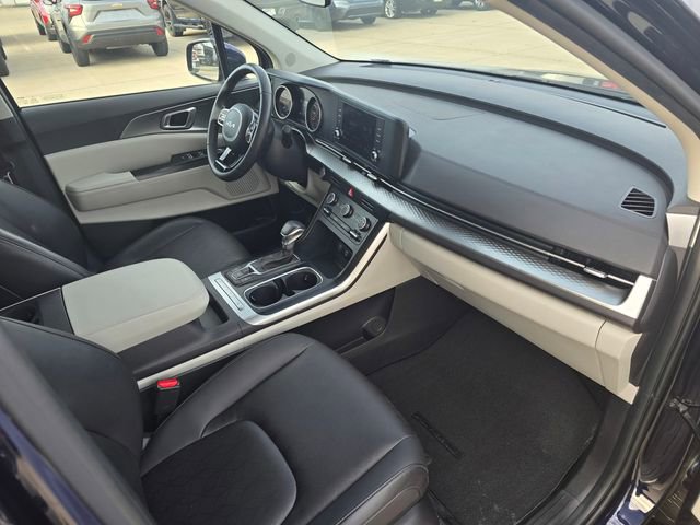 Used 2024 Kia Carnival LX FWD image 18