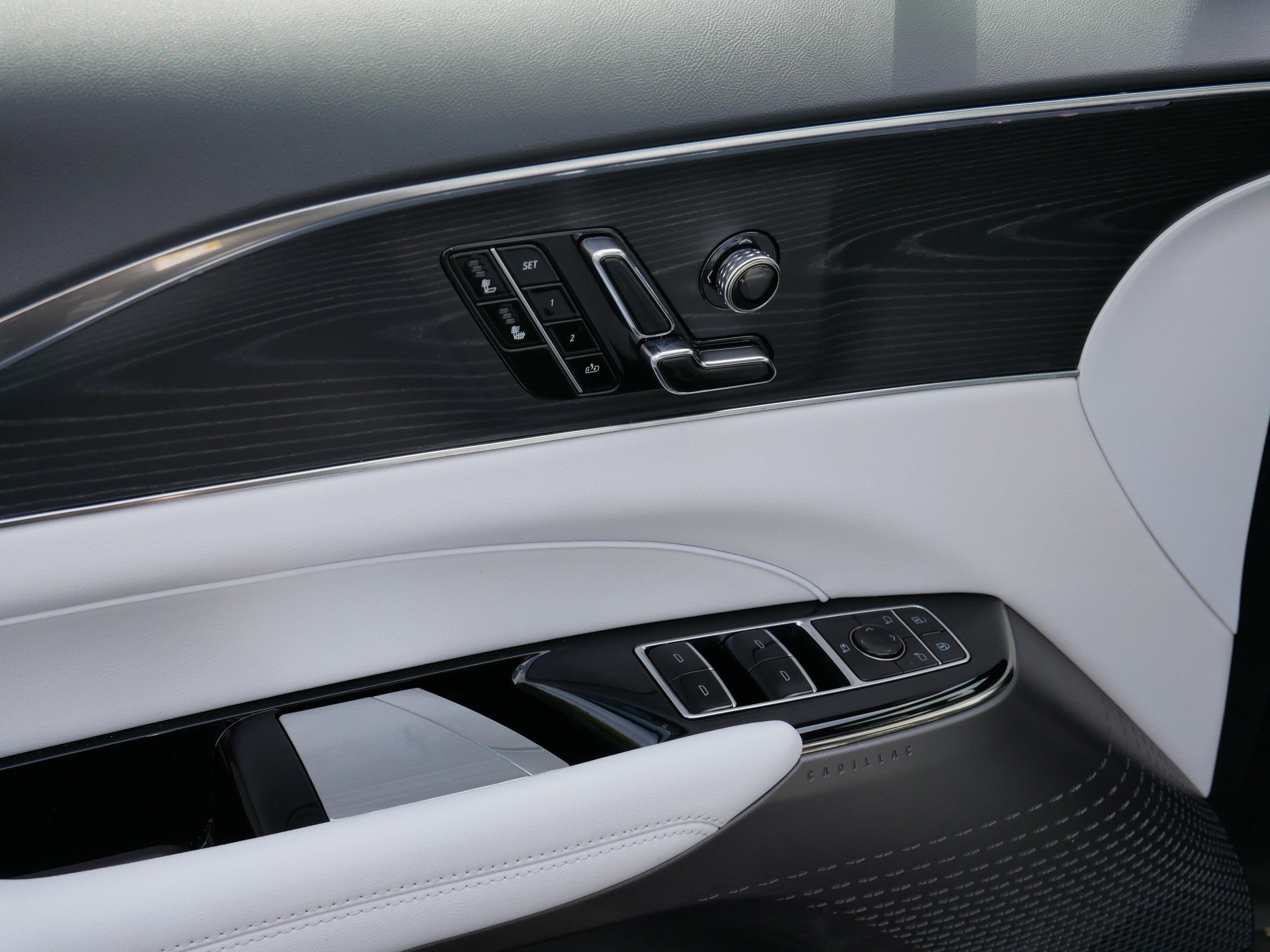 Certified 2024 Cadillac Lyriq Sport AWD/4WD image 18