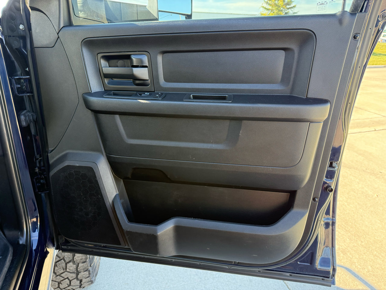 Used 2018 RAM 2500 Tradesman w/ Chrome Appearance Group image 22