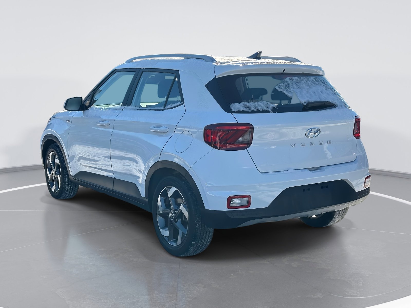 Used 2022 Hyundai Venue SEL w/ Cargo Package image 6