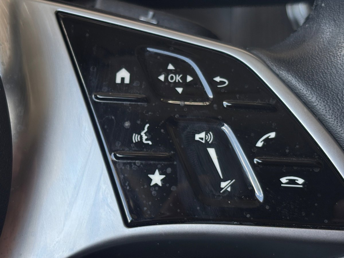 Used 2024 Mercedes-Benz GLC 300 image 13