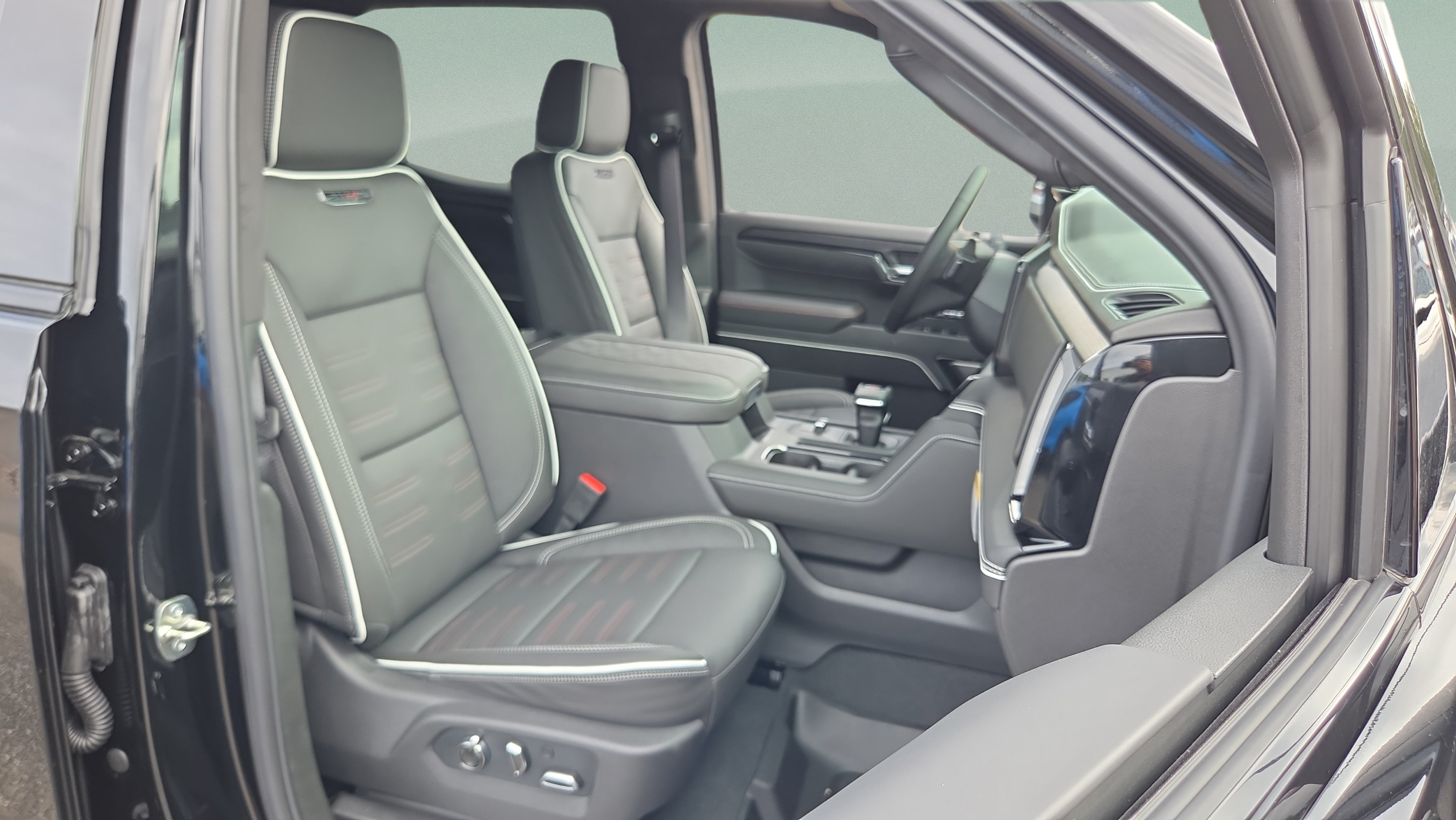 New 2026 GMC Sierra 1500 AT4X AWD/4WD image 15