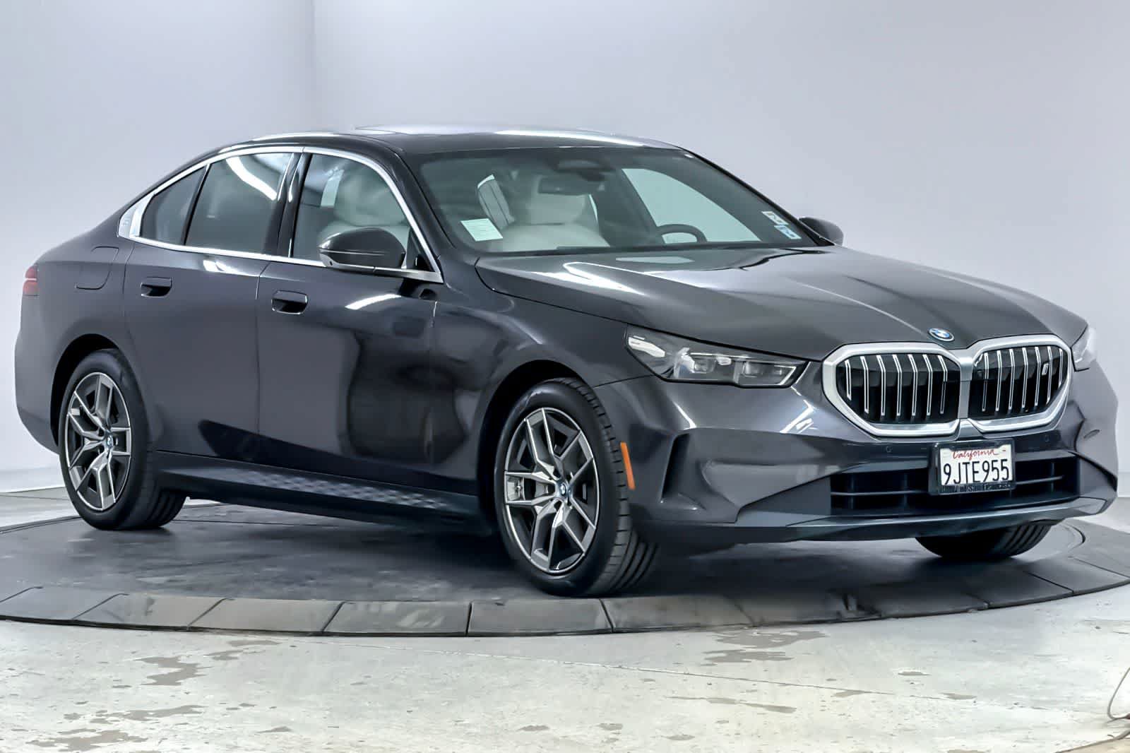 Used 2024 BMW i5 eDrive40i w/ M Sport Package RWD image 9