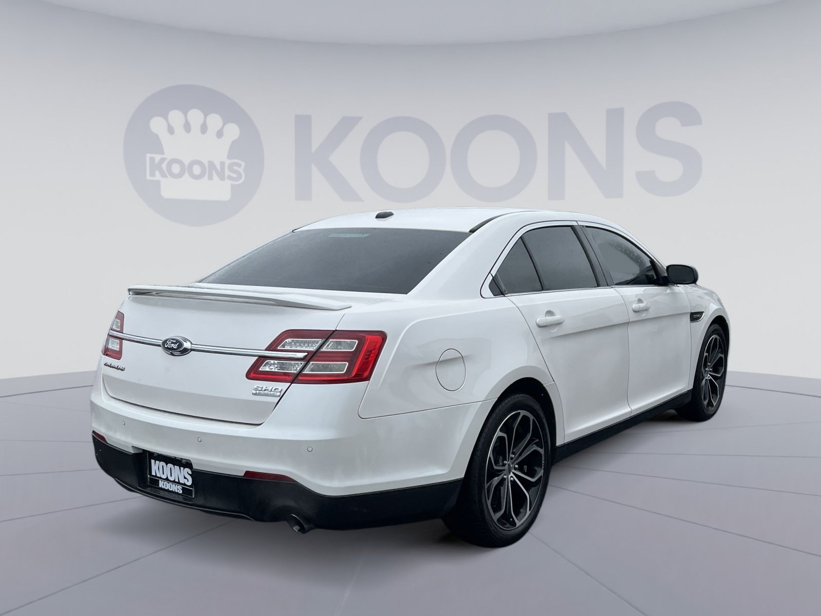Used 2018 Ford Taurus SHO AWD/4WD image 16