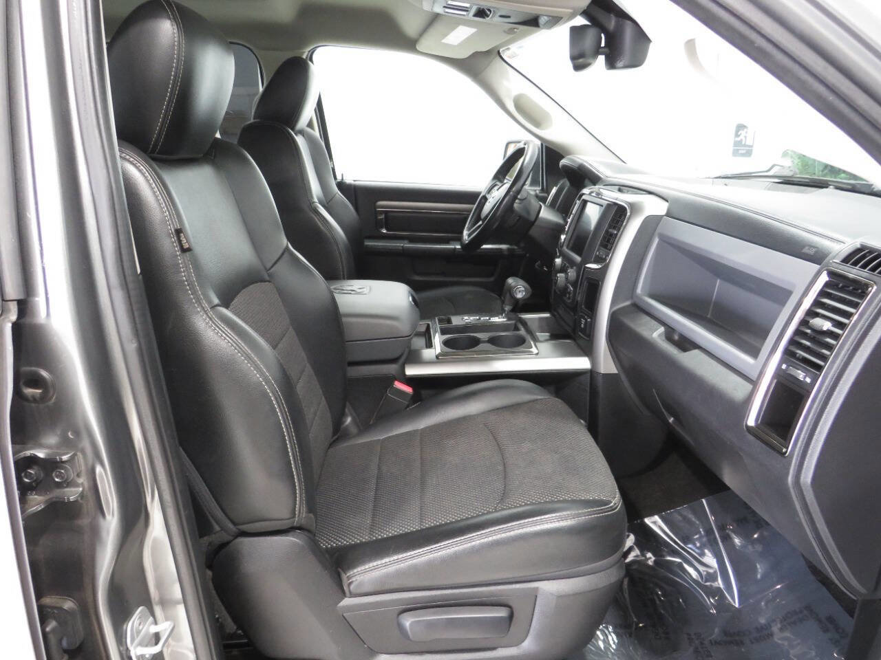 Used 2013 RAM 1500 Sport w/ Remote Start & Security Group RWD image 9