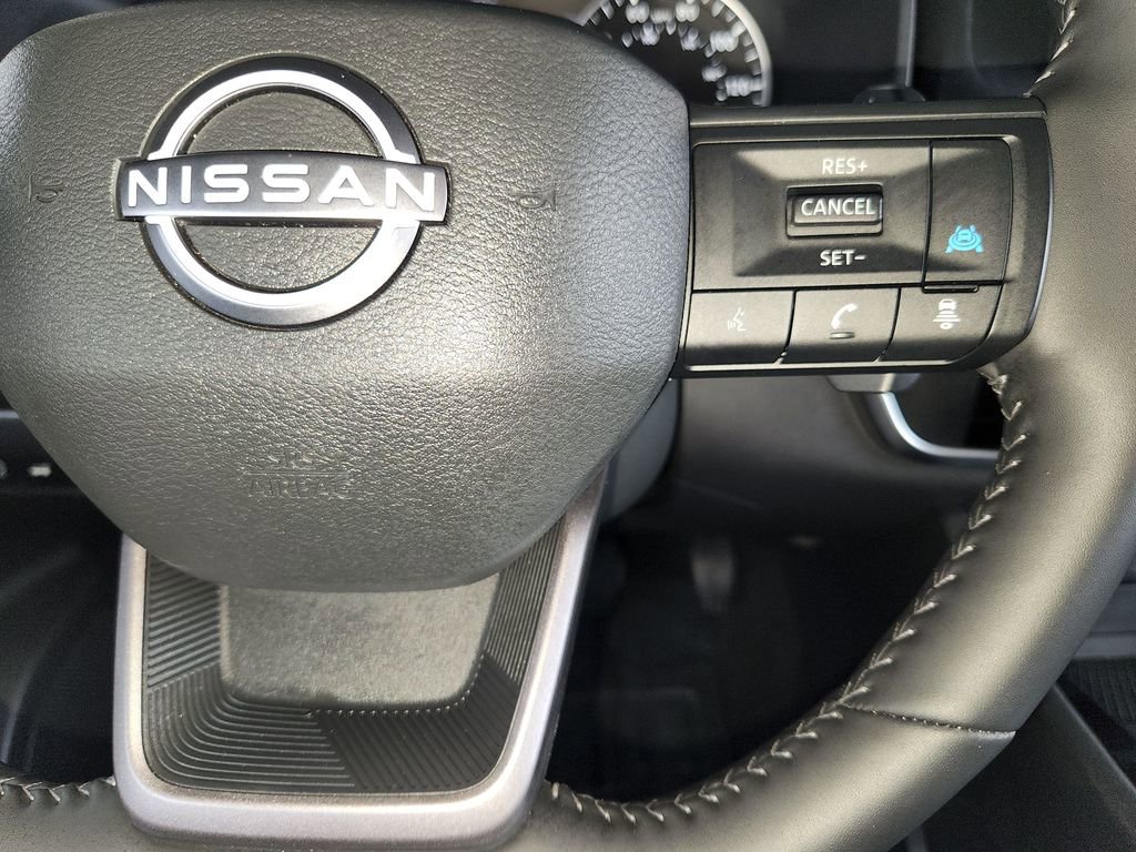 Used 2025 Nissan Rogue SV AWD/4WD image 24