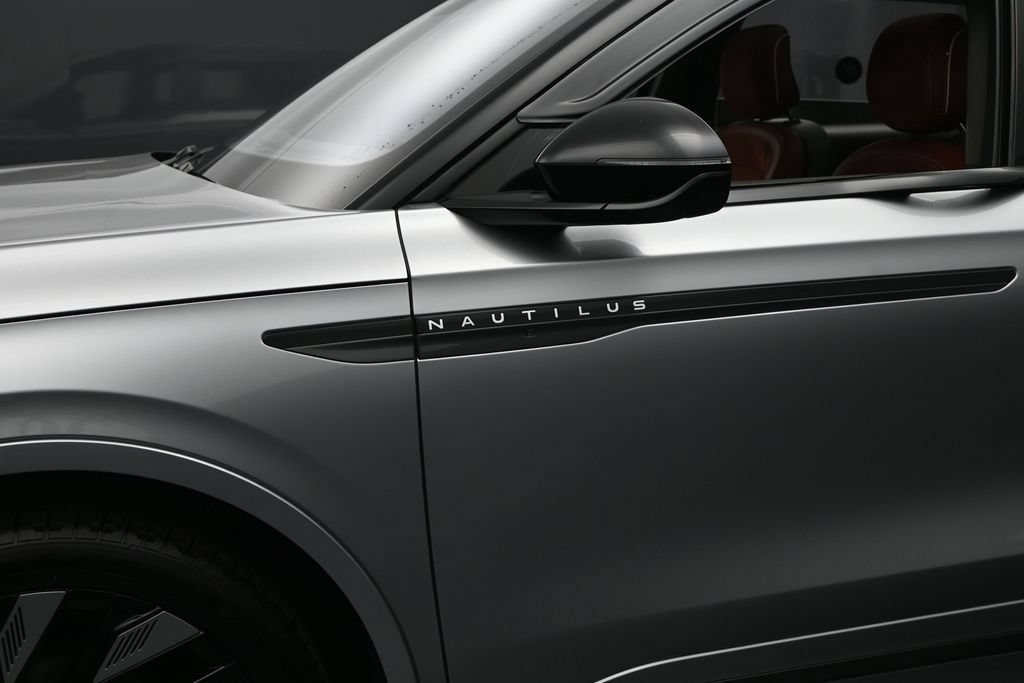 Used 2024 Lincoln Nautilus Black Label w/ Jet Appearance Package (87T) AWD/4WD image 17