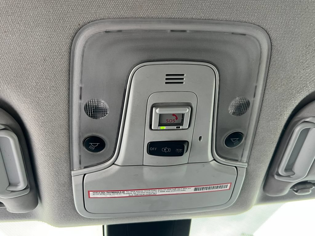 Used 2022 Toyota Prius L Eco FWD image 29