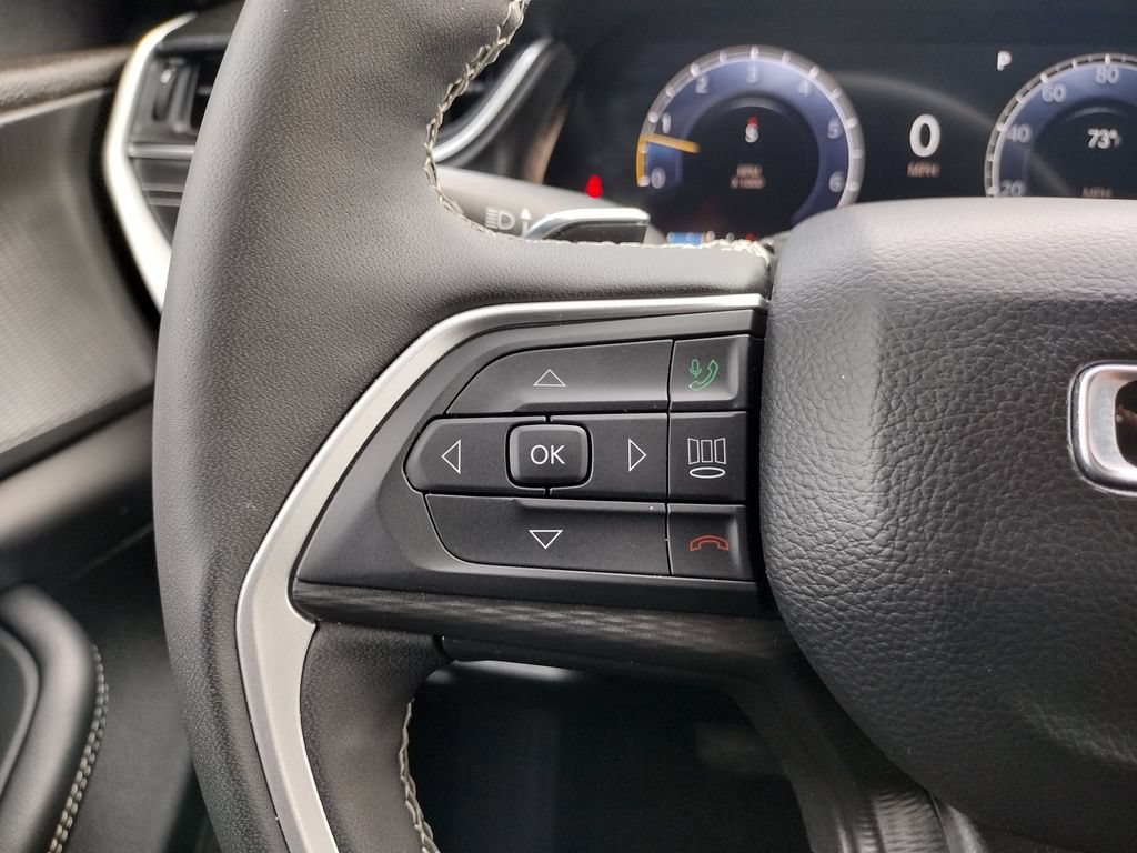 Used 2025 Jeep Grand Cherokee Altitude AWD/4WD image 20