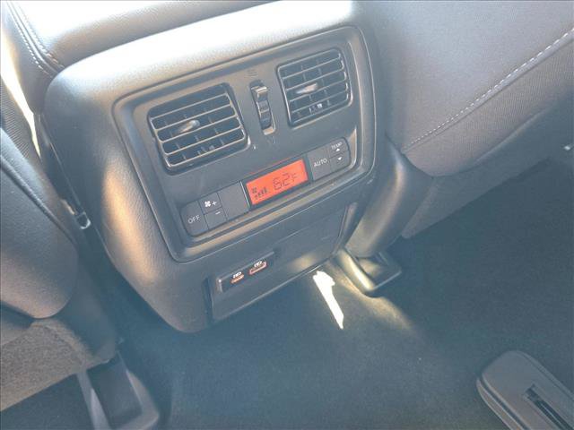 Used 2020 Nissan Pathfinder S FWD image 17