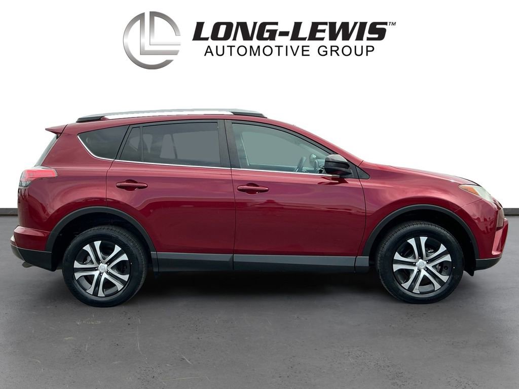 Used 2018 Toyota RAV4 LE FWD image 8