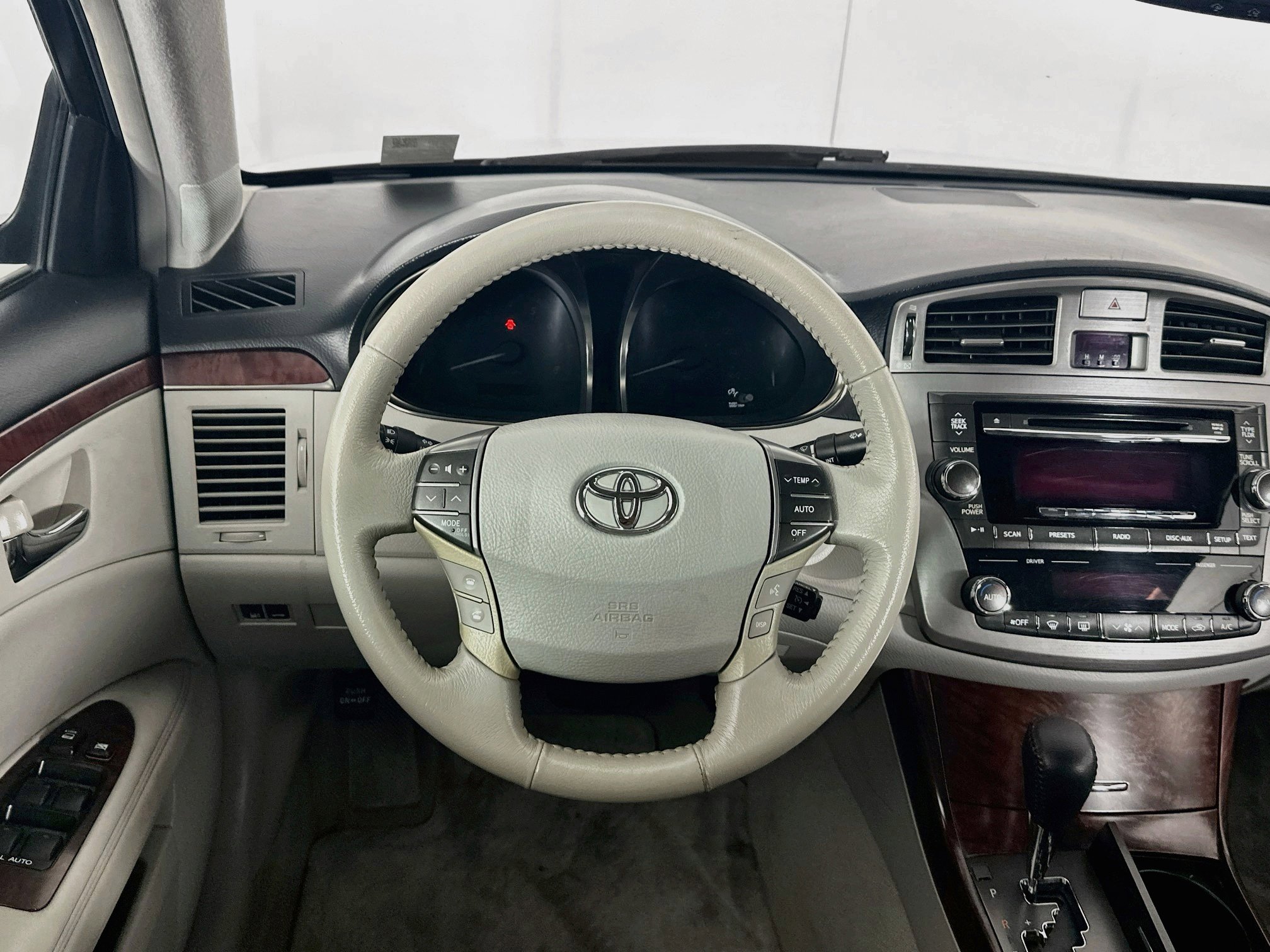 Used 2012 Toyota Avalon FWD image 16